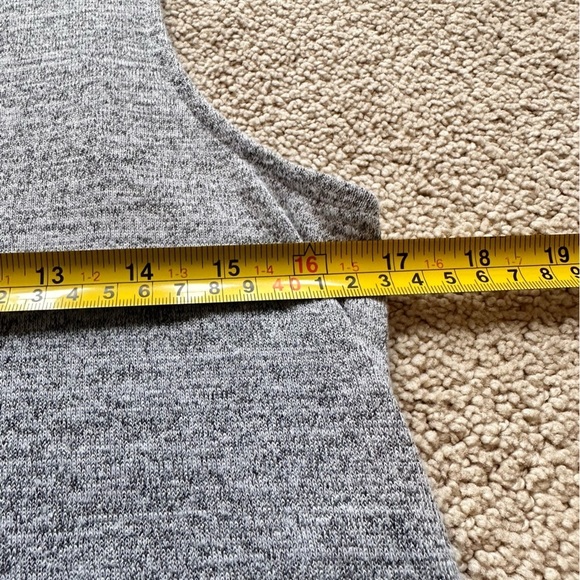 Banana Republic Grey Knit Wrap Back Sleeveless Tank Top Size Small - Picture 5 of 9